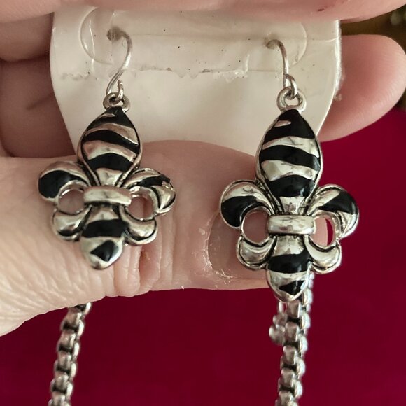 Zebra/Fleur-D-Lis Necklace Set ! - Picture 3 of 3